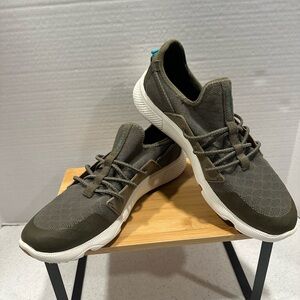 Sperry Womens Water Shoes 11M Mesh
Khaki green. Like New. Boat Shoes. Outdoors!